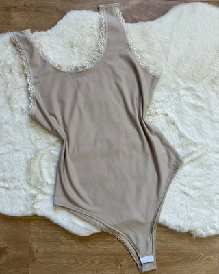 Body basic con dettagli in pizzo 7 colori