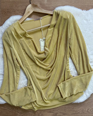 Maglia Azara Paris con scollo morbido a cascata giallo