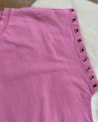 Maglia smanicata paris rosa con borchie sulle spalle 95% cotone
