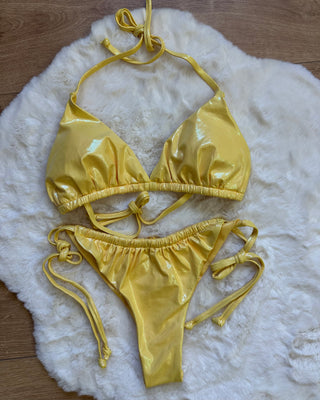 Bikini triangolo glossy con slip brasiliana regolabile