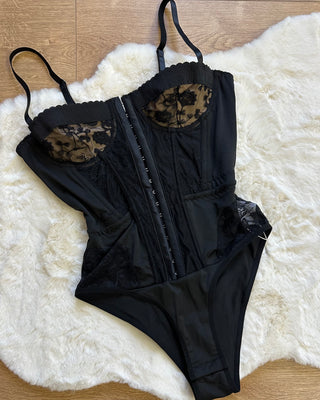 Body nero paris effetto corsetto in pizzo