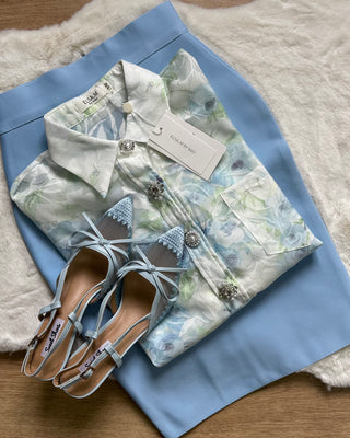 Camicia Paris floreale rosa con bottoni gioiello azzurra