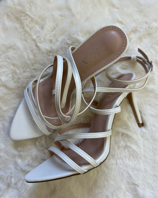 Sandali bianchi incrociati