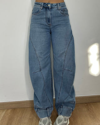 Baggy Jeans – Light Wash Ankle Detail
