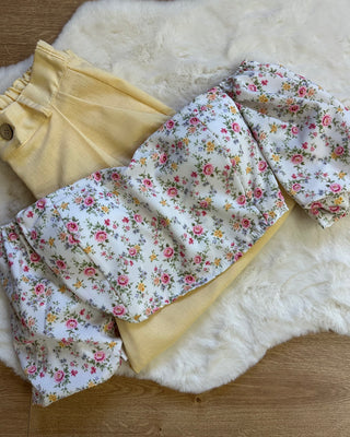Top crop bianco floreale