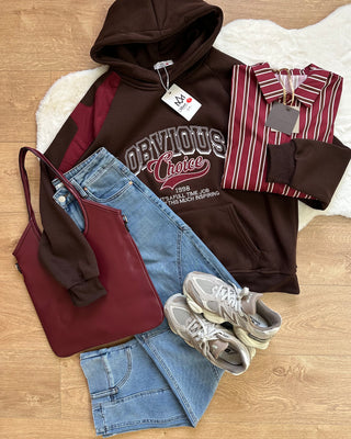 Baggy Jeans – Light Wash Ankle Detail