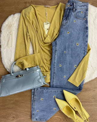 Maglia Azara Paris con scollo morbido a cascata giallo