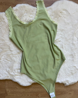 Body basic con dettagli in pizzo 7 colori
