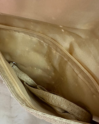 Pochette in paglia con tracolla bianca e beige