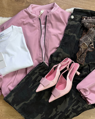 Jeans cargo mimetico con foulard