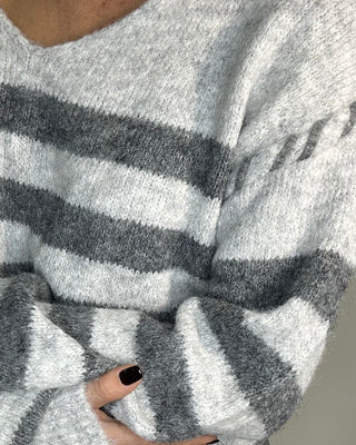 Maglione Paris scollo AV grigio