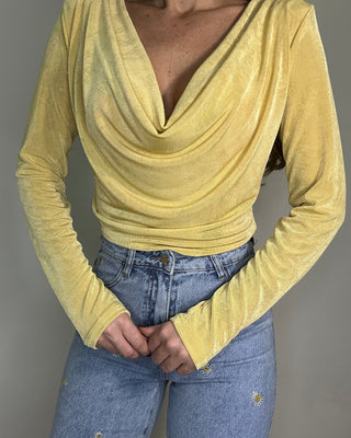 Maglia Azara Paris con scollo morbido a cascata giallo