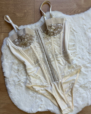 Body avorio paris effetto corsetto in pizzo