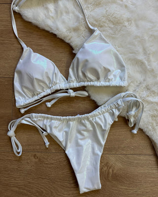 Bikini triangolo glossy con slip brasiliana regolabile