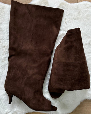 Stivali suede opentoe marrone gambale ampio