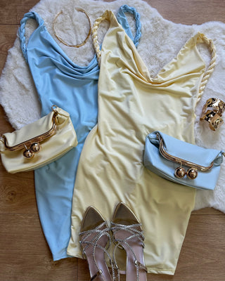 Mini dress giallo burro con schiena scoperta
