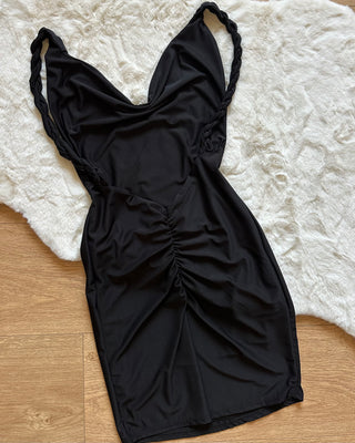 Mini dress nero con schiena scoperta