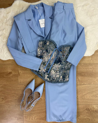 Tailleur crop azzurro