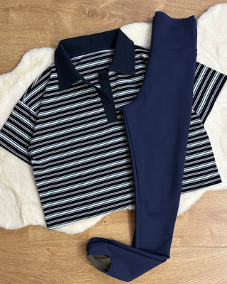Polo crop a righe multicolori con fondo blu 65% cotone